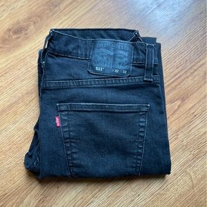 Black Levi’s 511 Slim Straight